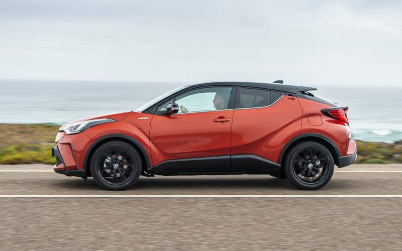 Toyota C-HR XLE 2021 | SUV Drive
